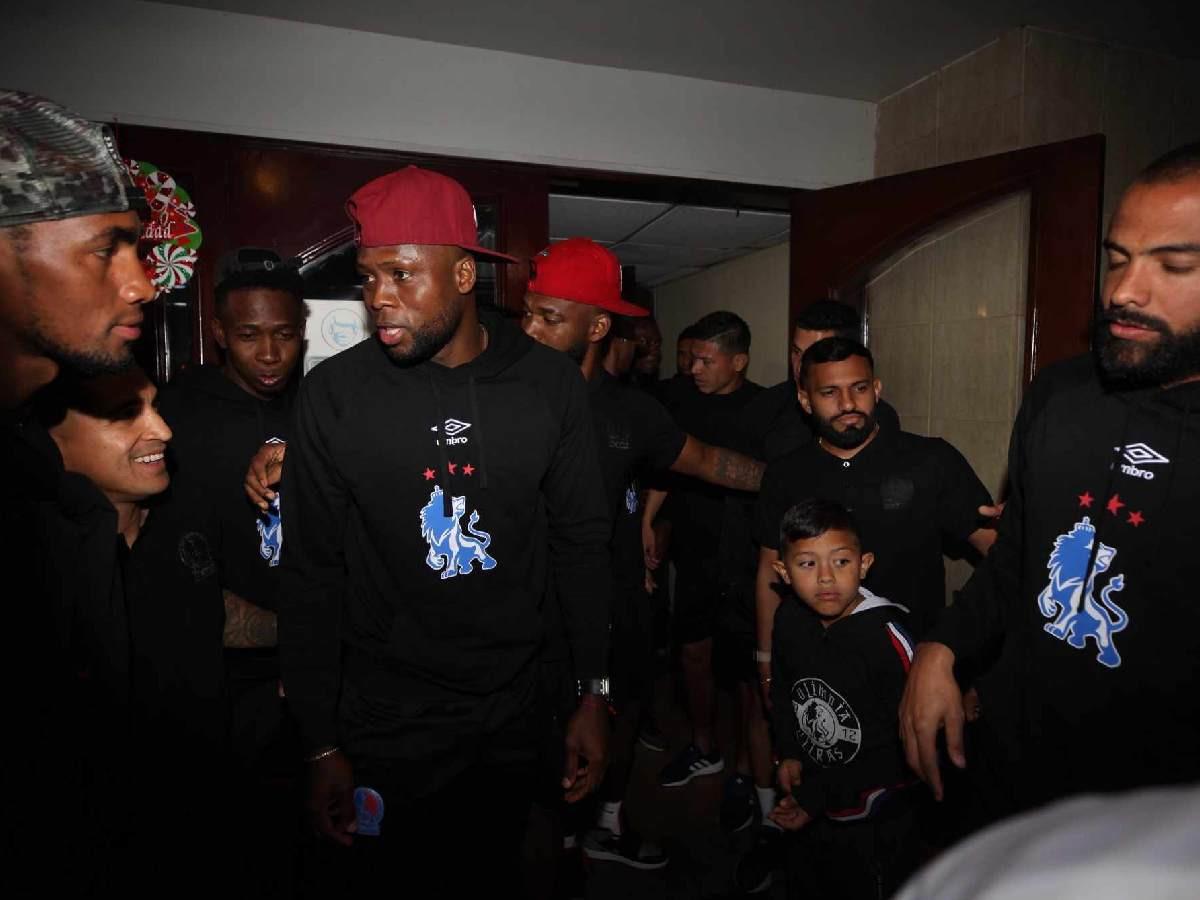 ¡El Penta se acerca! La alegría de Najar y la promesa de Arboleda al Olimpia: así se disfrutó el banderazo de la Ultra Fiel