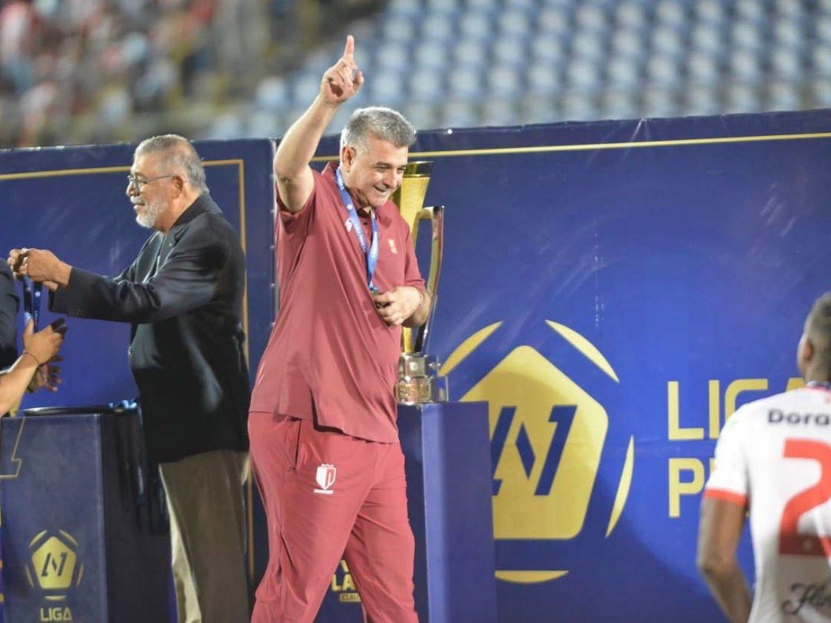 Diego Vázquez ha levantado títulos con Motagua de Honduras y Real Estelí de Nicaragua.