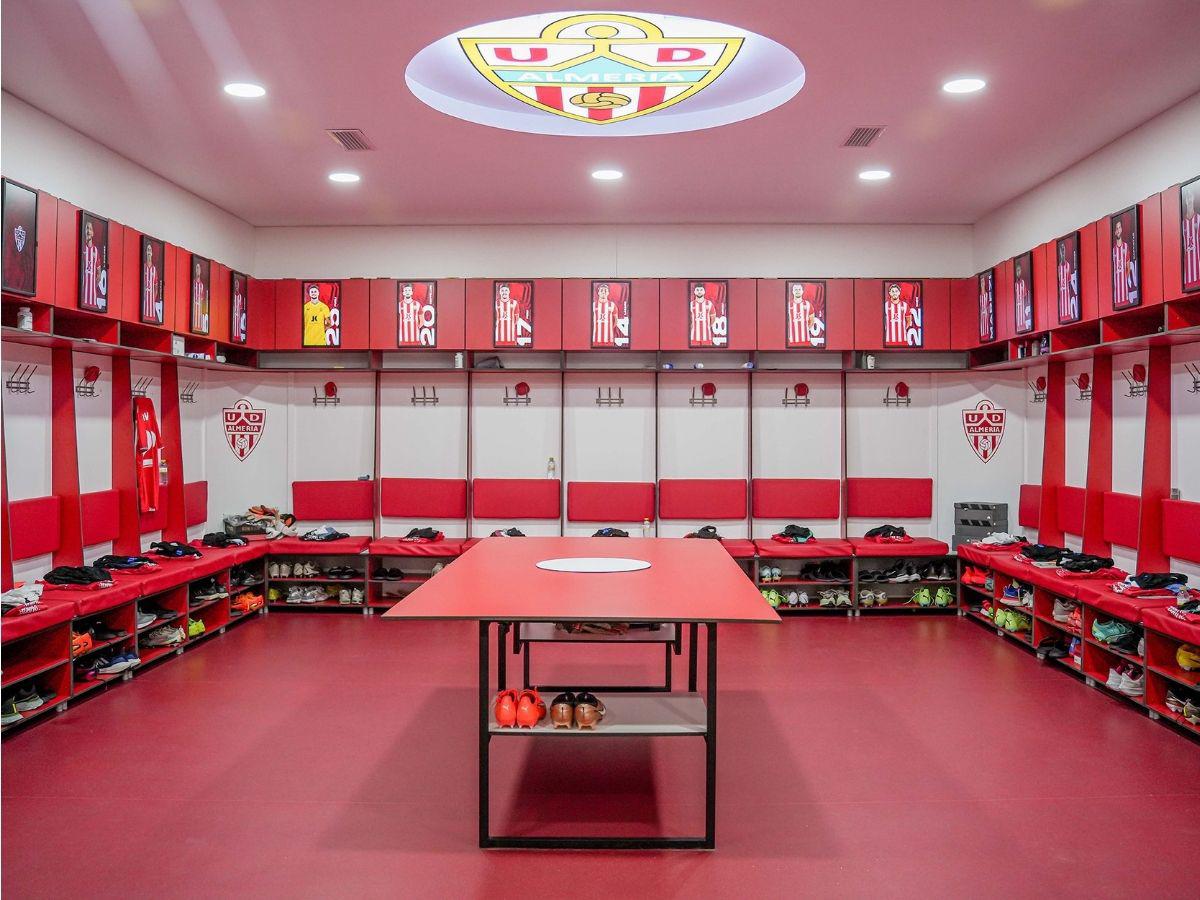 Un infierno descomunal: Así es la hermosa casa del Almería de España, el virtual nuevo equipo del Choco Lozano