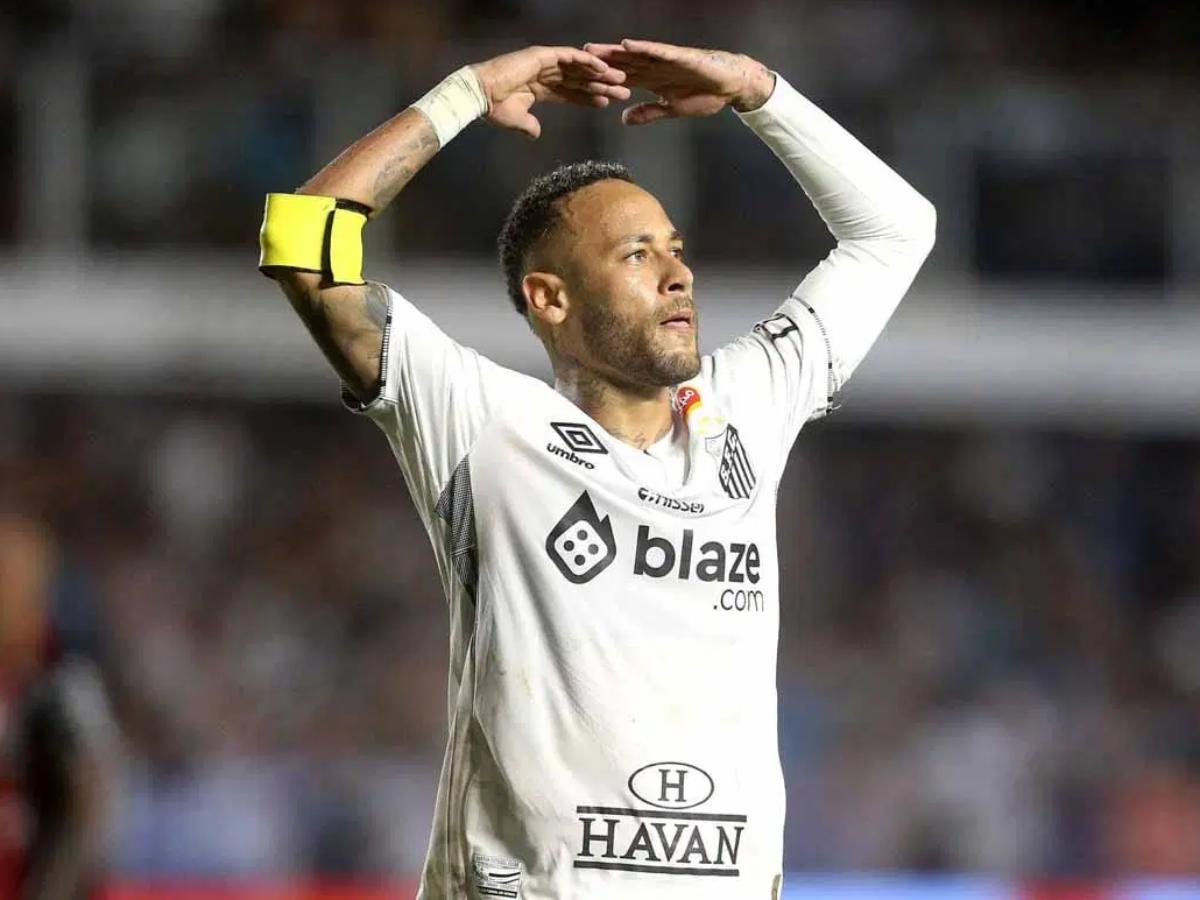 Neymar firmará millonario contrato y su padre revela: Recibimos ofertas de otros clubes, pero las rechazamos