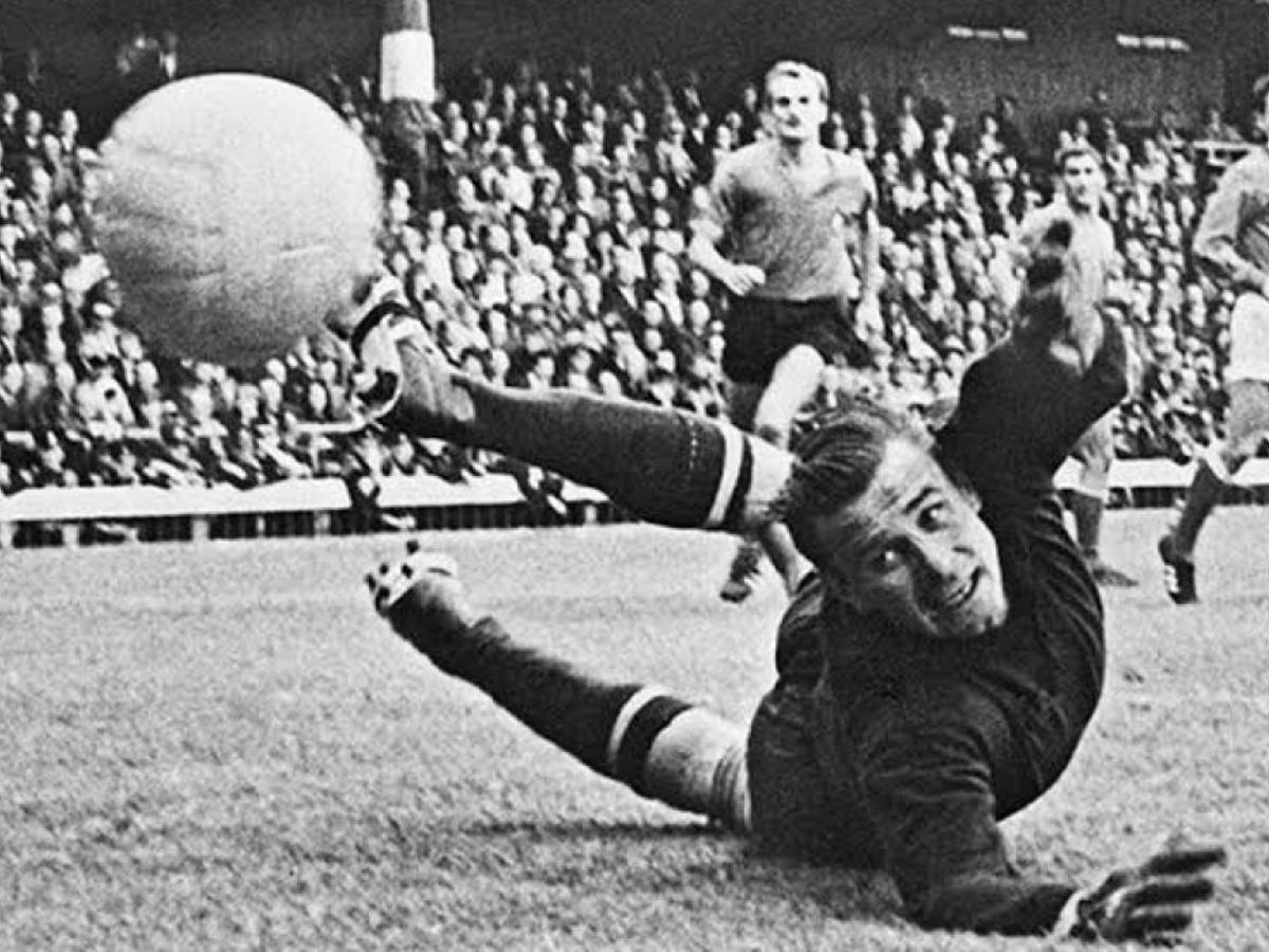 Cristiano Ronaldo recibe duro golpe y Messi sonríe: la IA señala a los mejores jugadores de la historia del fútbol