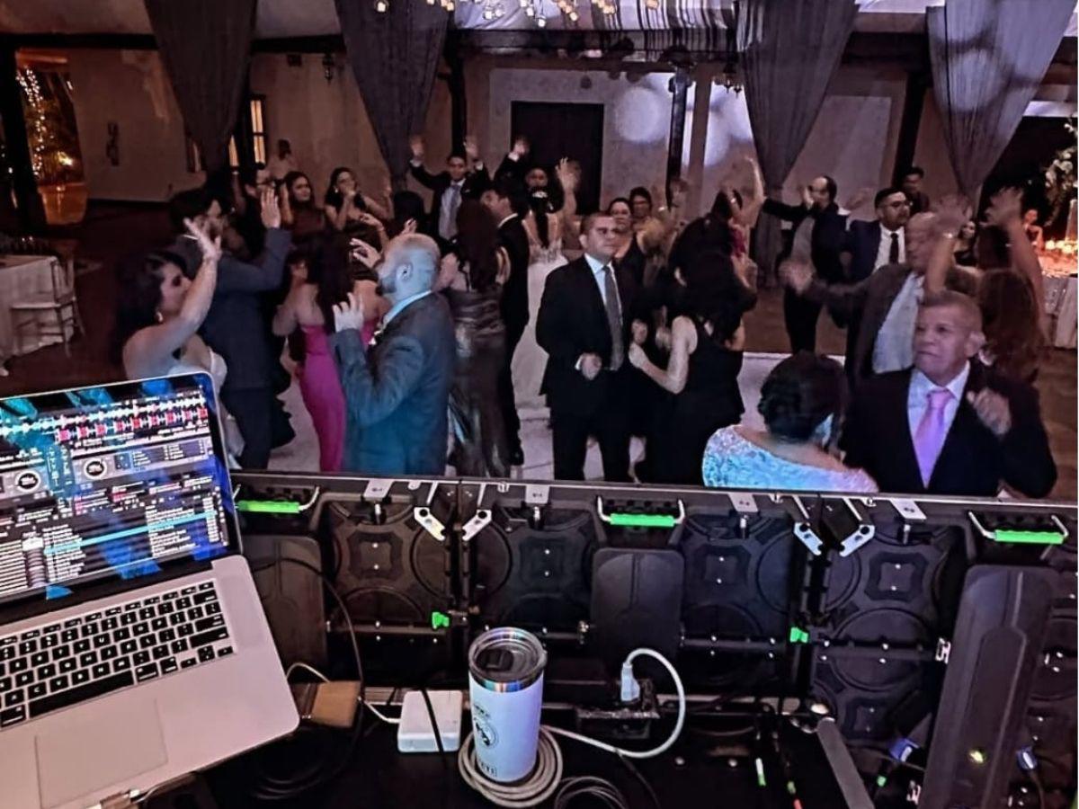 Carlos Pineda se casó con la bella Daniela Hernández: así fue la espectacular boda del jugador de Olimpia, con invitados de lujo