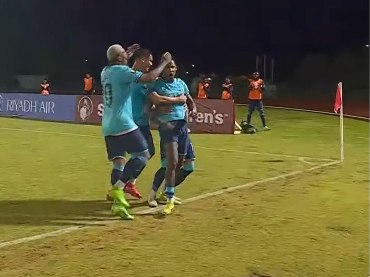 No se vio en TV: Locura de Quioto tras doblete con Honduras, huracán en Bermudas y las catrachas infiltradas