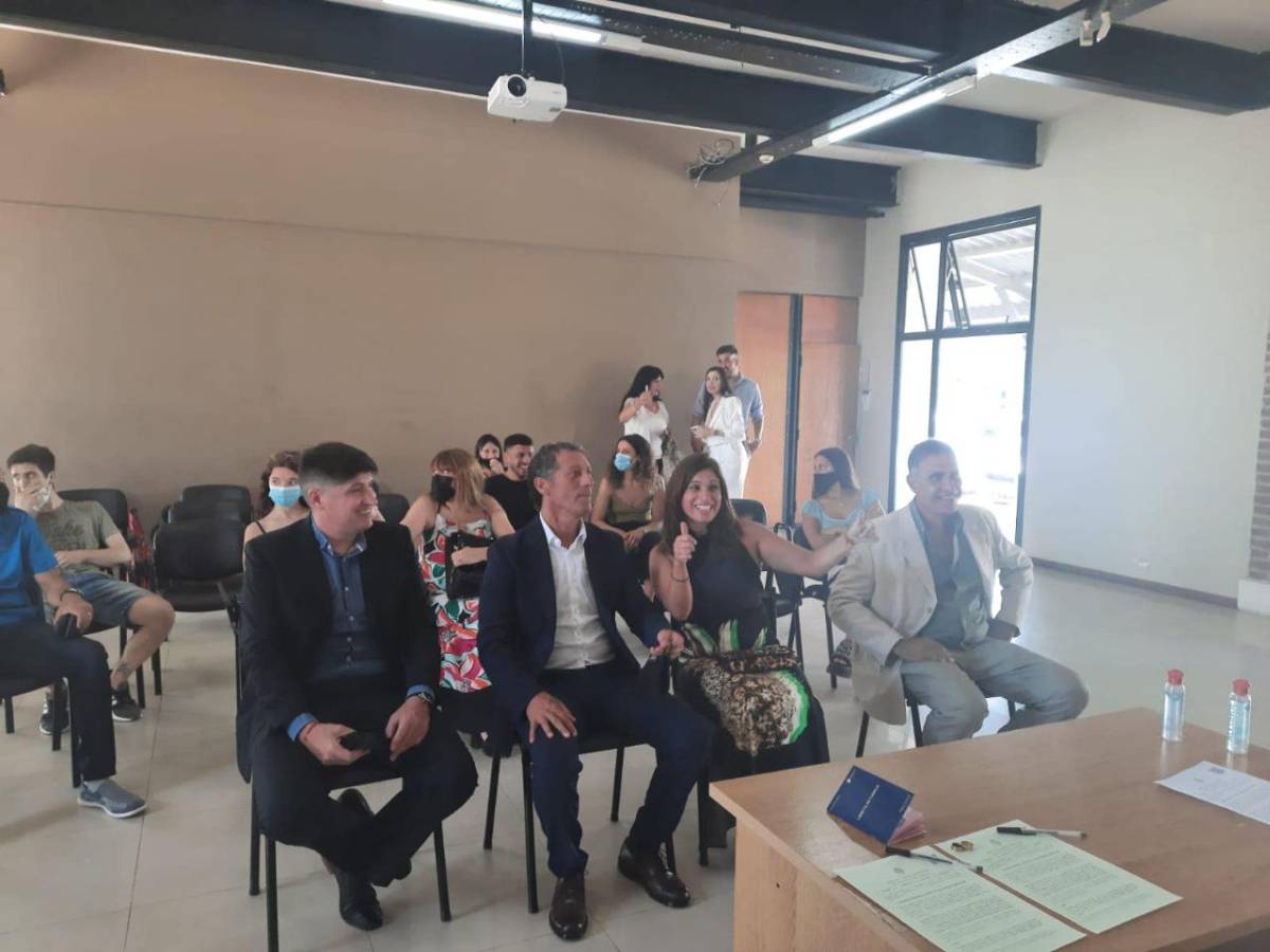 ¡Se casó Pedro Troglio! Las íntimas fotos de la boda del entrenador de Olimpia con Alejandra Alonso