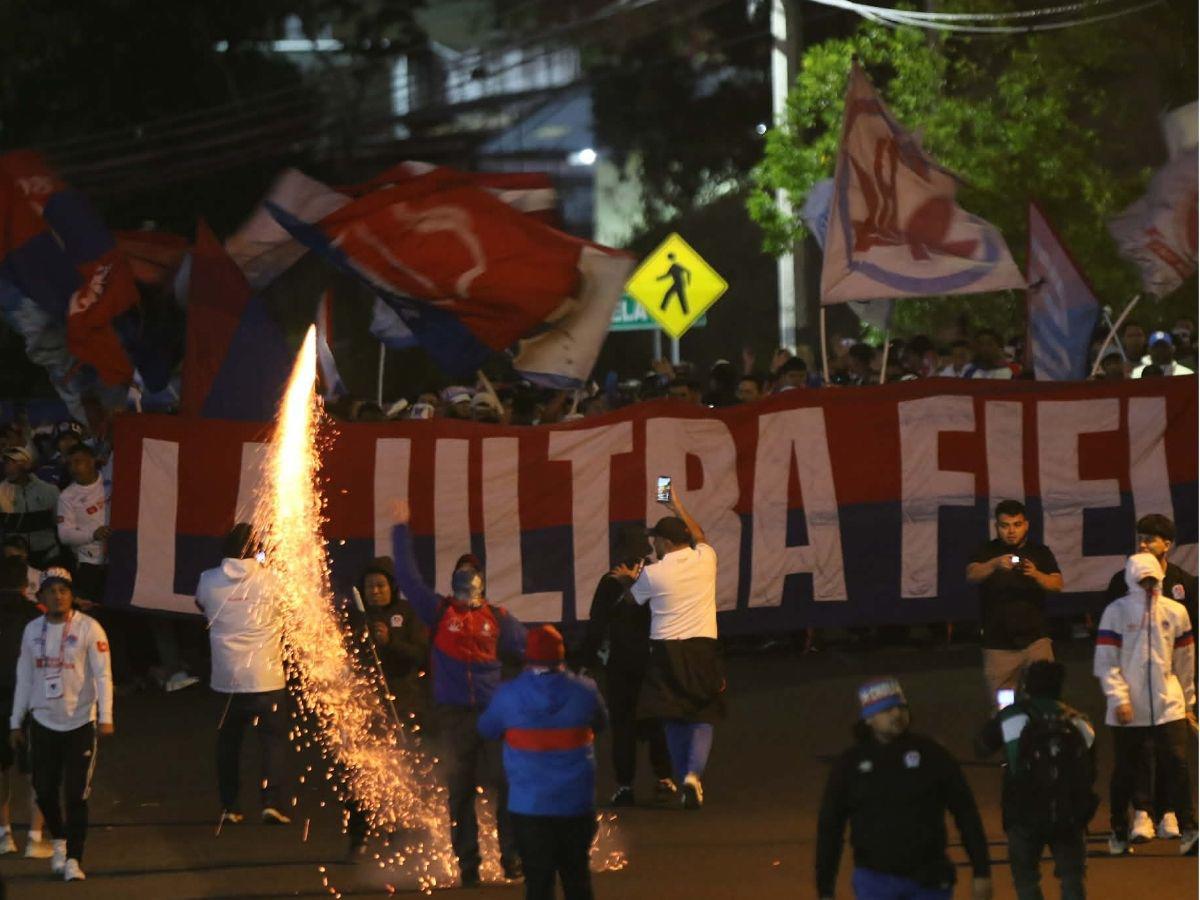 El gigante de Concacaf llegó a Honduras: barra del América asiste al Nacional y predice goleada sobre Olimpia