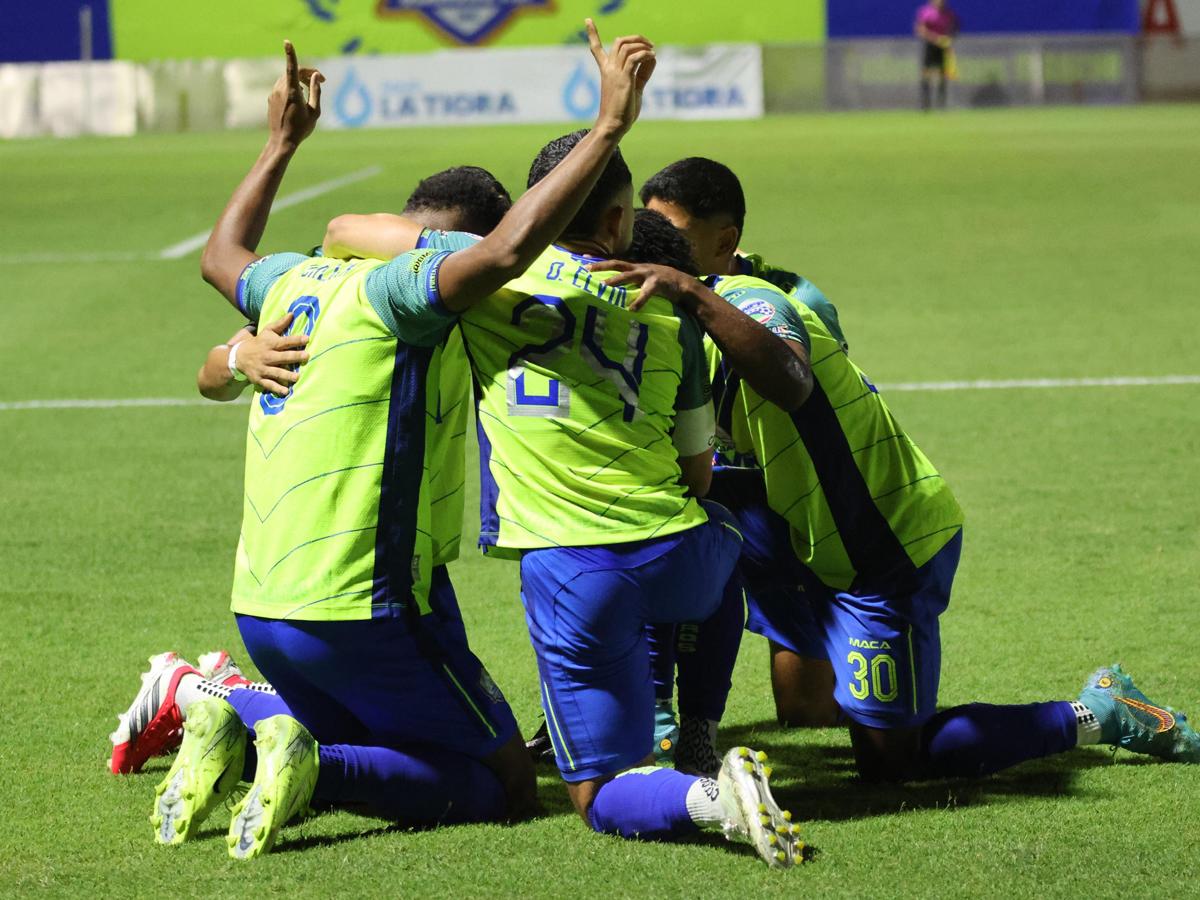 ¡Olancho FC descarga su furia y en nueve minutos mortales golea al Real España y lo deja sin invicto!