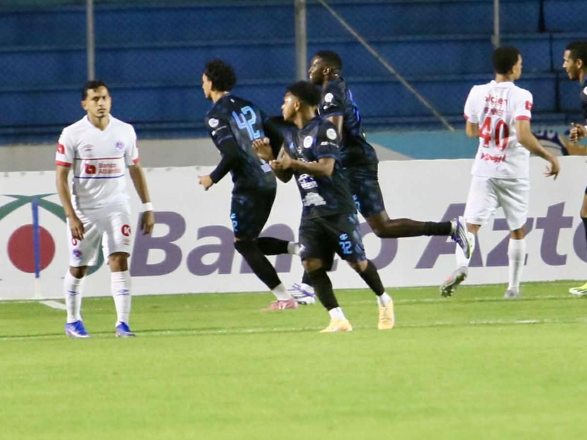 EN VIVO: Chirinos aparece en el descuento para empatar el juego; Olimpia es mejor ante Victoria, pero le está costando