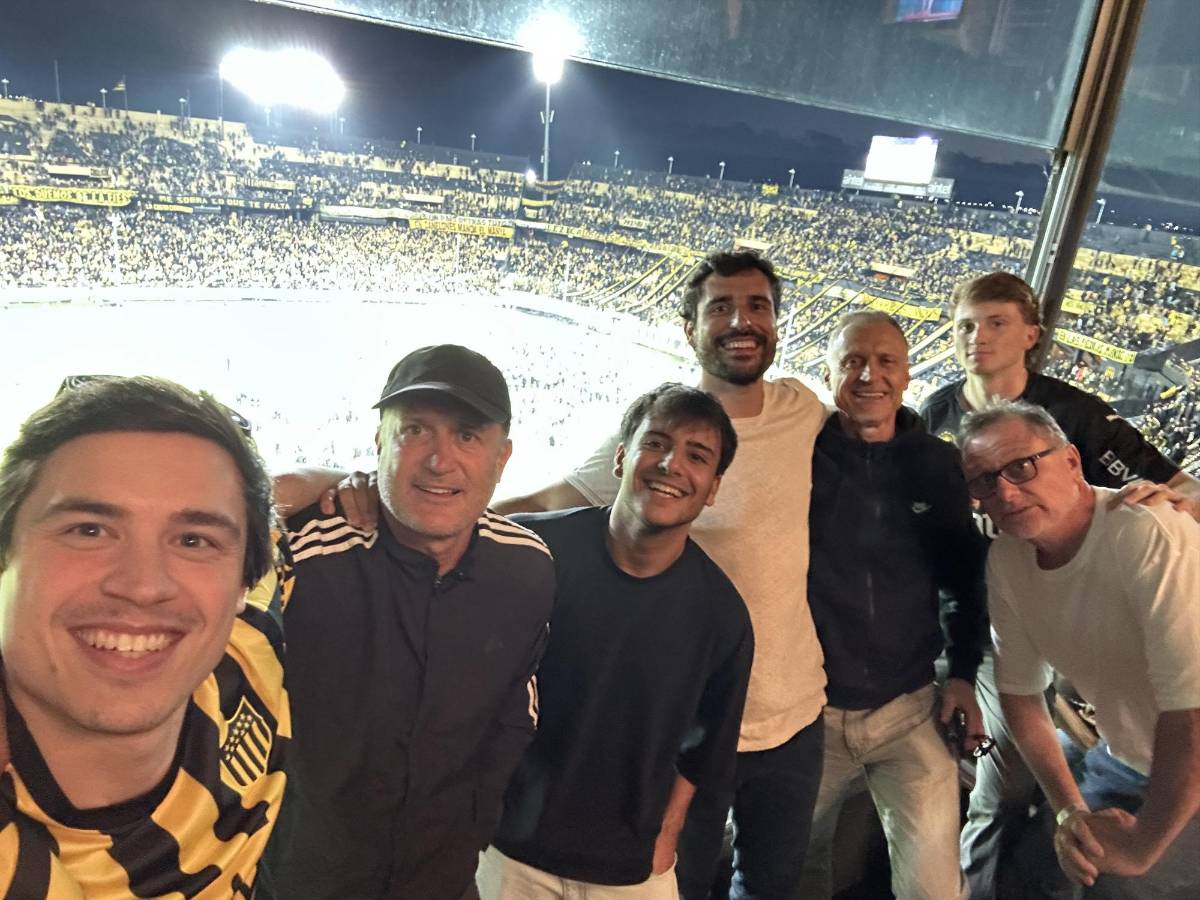 Un infierno: Peñarol se consagró campeón de Uruguay tras vencer a Fénix y así fue la tremenda celebración