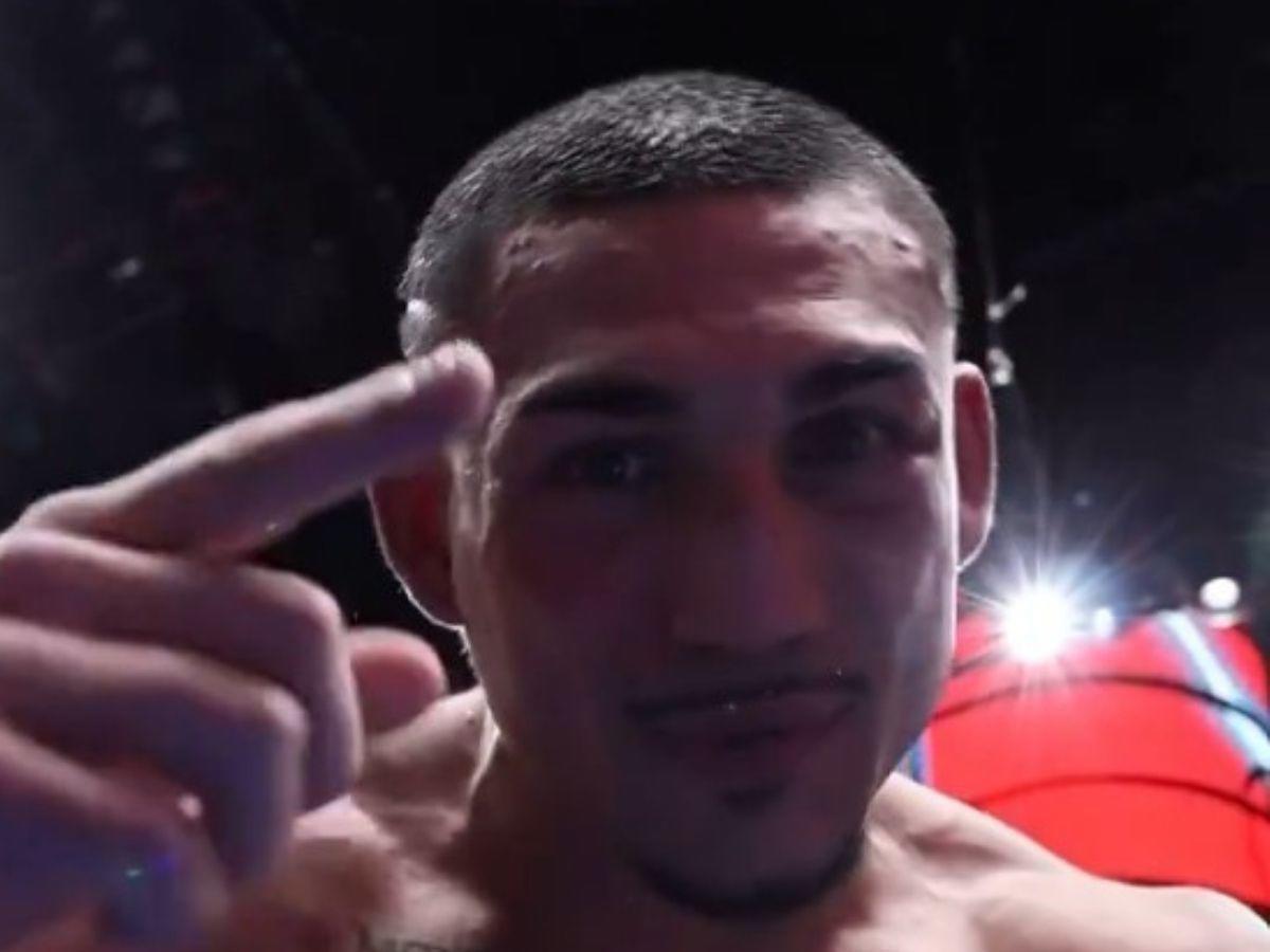 Teófimo López rompe en llanto, albañiles con palco de lujo y eufórica celebración del catracho tras vencer a Barboza