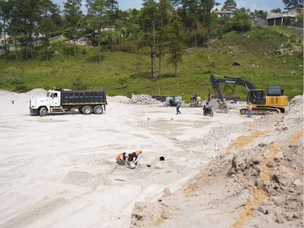 FFH construye cancha de primer nivel para transformar el fútbol de Honduras