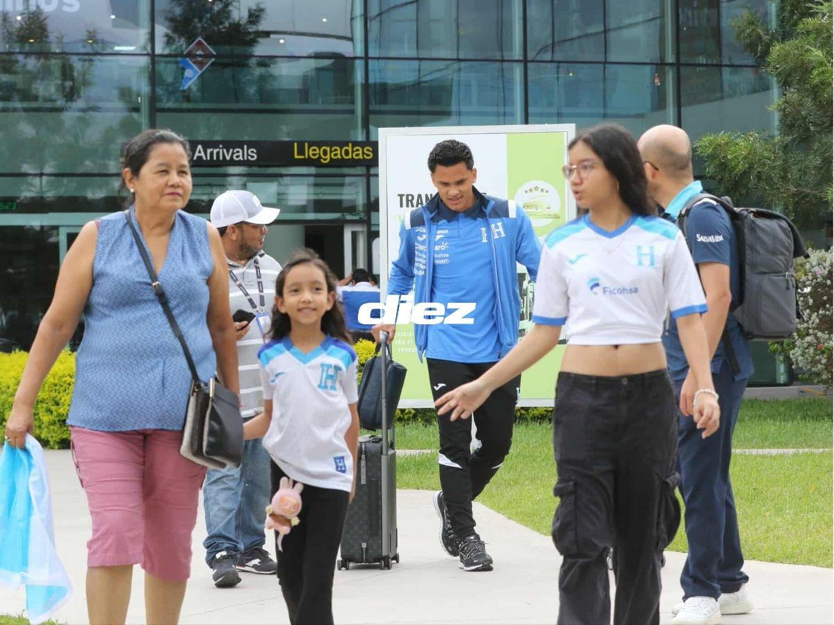 La Selección regresó a Honduras tras destacada Copa Oro: Legionario causó furor, guiño de Quioto y lo que hizo Rueda