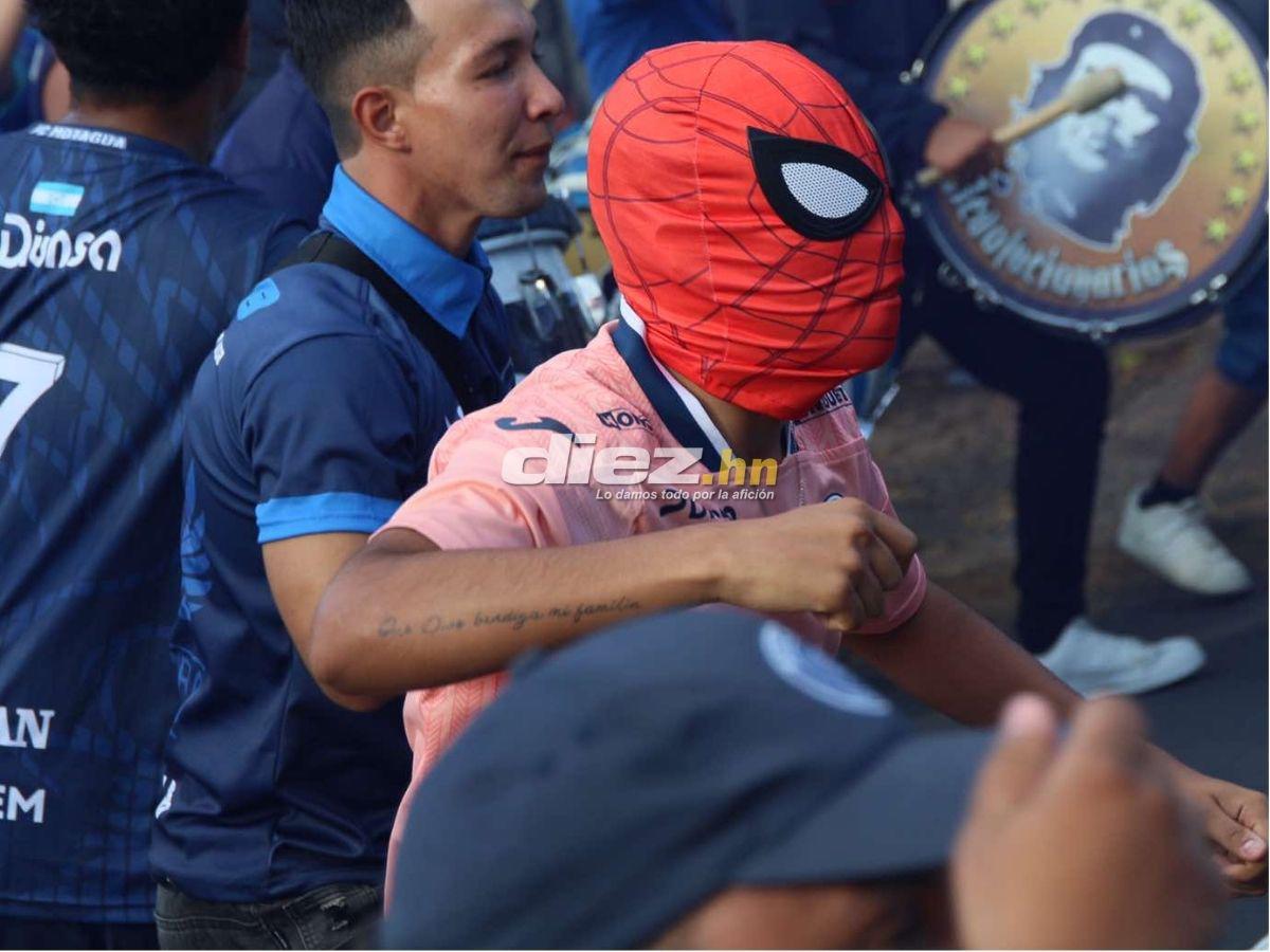 Real España bailó al Motagua: los rostros de tristeza y bronca en el “Ciclón Azul” tras el humillante 0-4 en el Nacional