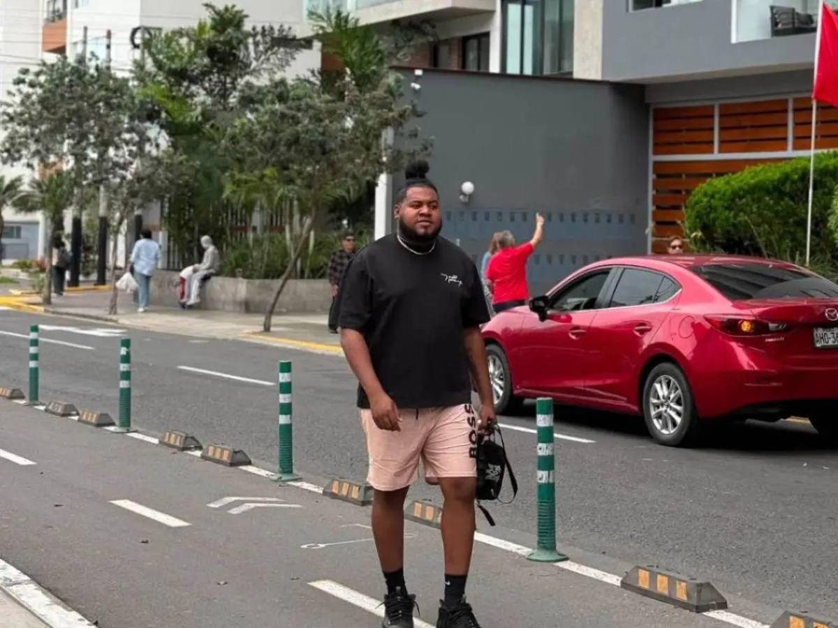 Payasadas: las duras reacciones contra el fichaje de 'La More' al Choloma