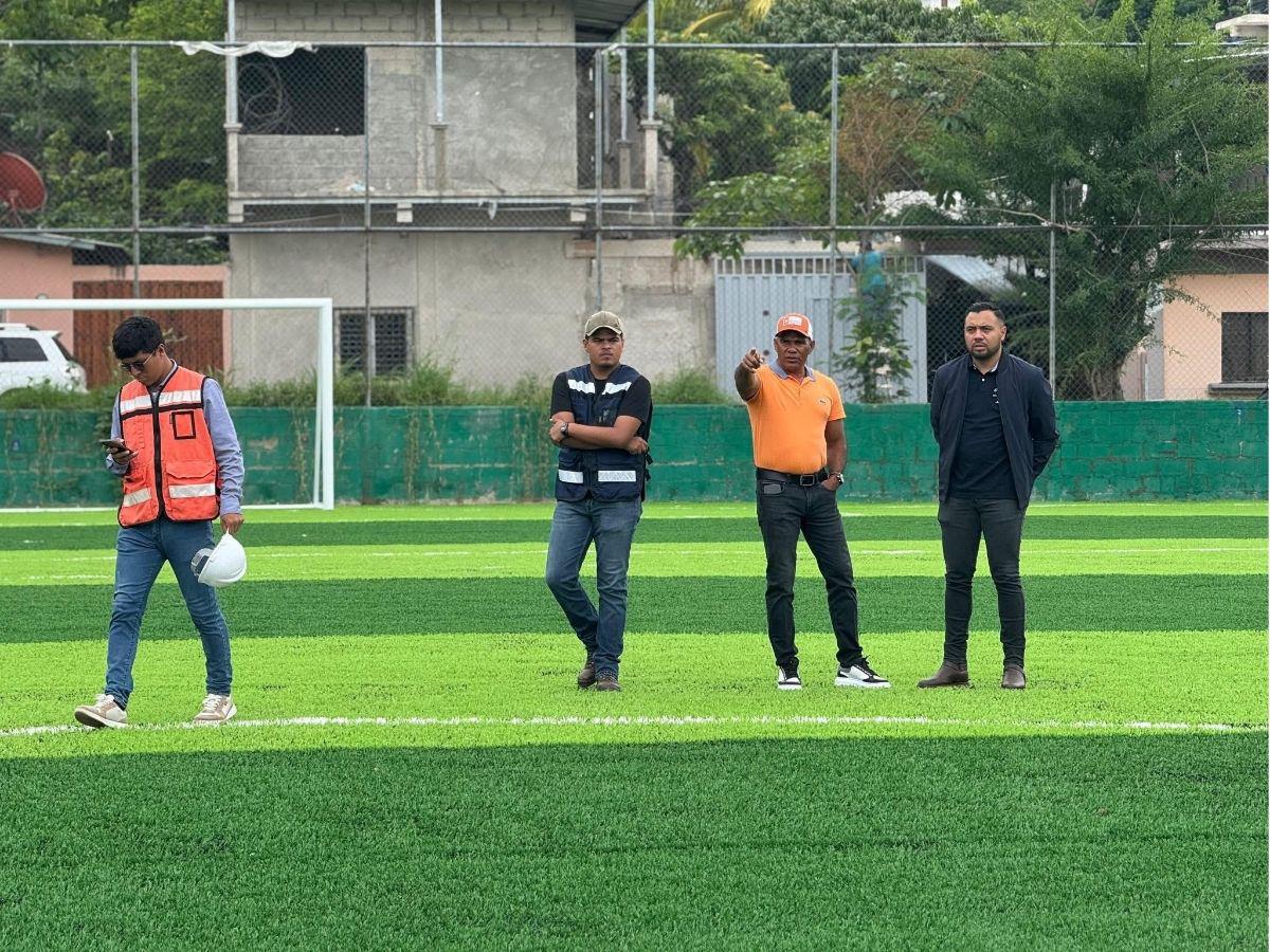 Condepor hace última inspección previo a la inauguración de cancha sintética en Comayagua