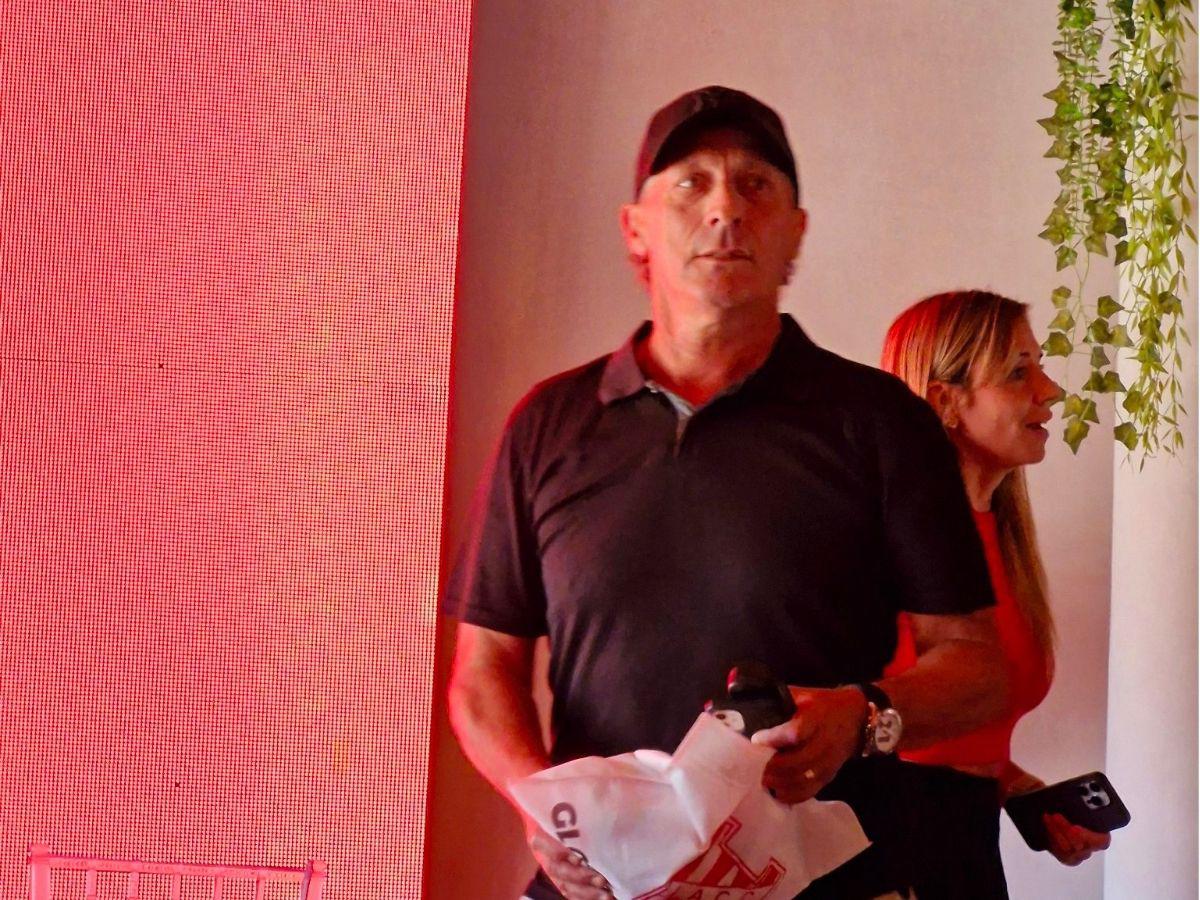 Con la camiseta de Instituto y un invitado de lujo: así fue la presentación de Troglio en su regreso al fútbol de Argentina