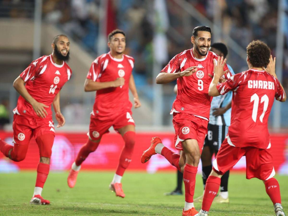 Pesa más de 80 kilos: ¿Quién es el portero que se hizo viral por su físico en la Copa África?