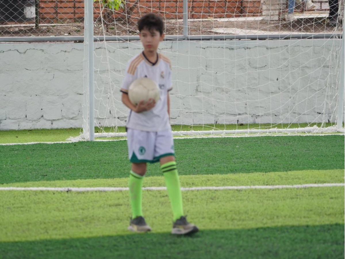 Colonia Los Robles estrena moderna cancha de fútbol sintética entregada por Condepor