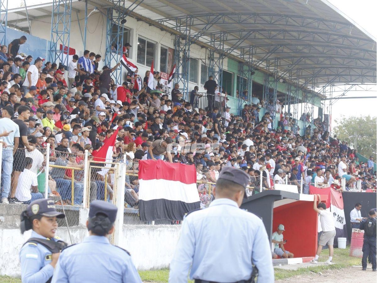 ¿Quién es la bella fotógrafa? Amargura del Independiente, llenazo en Siguatepeque, las 'creídas' y fiesta en el Choloma