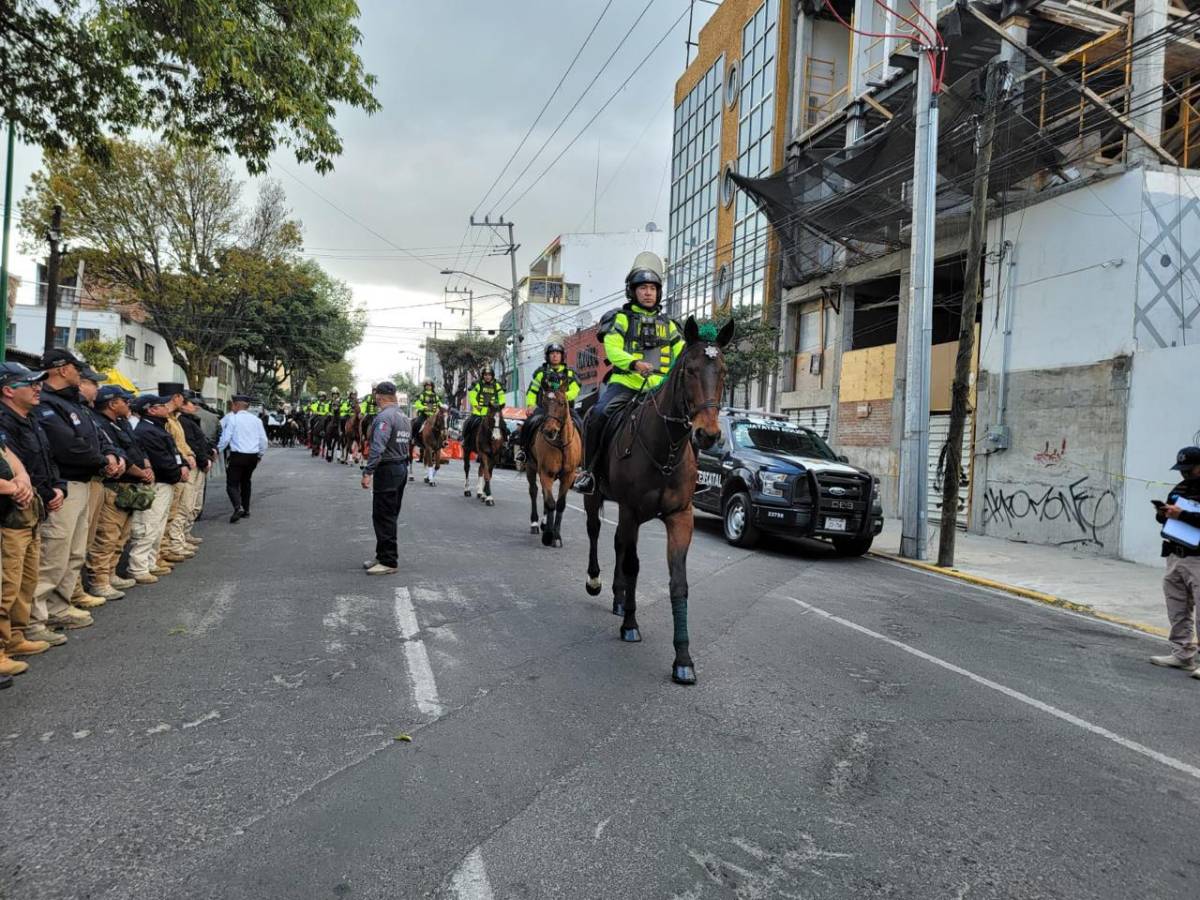 Belleza hondureña en Toluca y las banderas cinco estrellas inundan las calles en el México vs Honduras