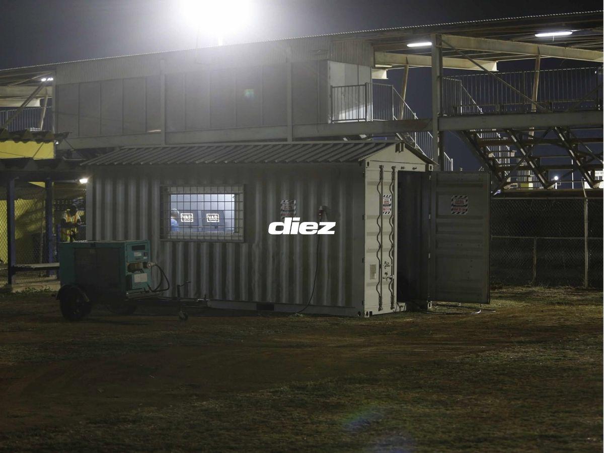 Choco Lozano fue sorprendido y el VAR quedó en una galera: Así reconoció Honduras el Ergilio Hato previo al debut