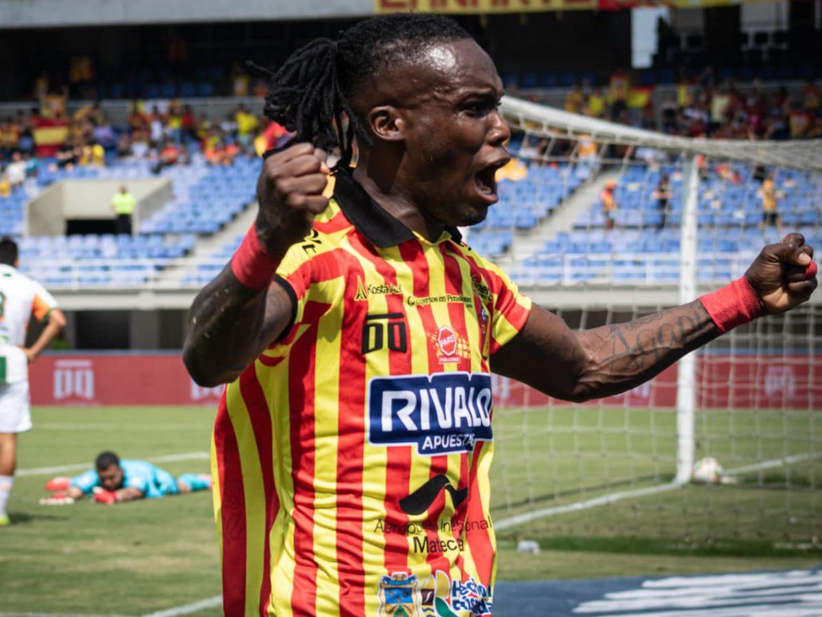 OFICIAL: Deportivo Pereira, equipo de Rubilio Castillo, anuncia a su nuevo entrenador tras la salida de Luis Suárez