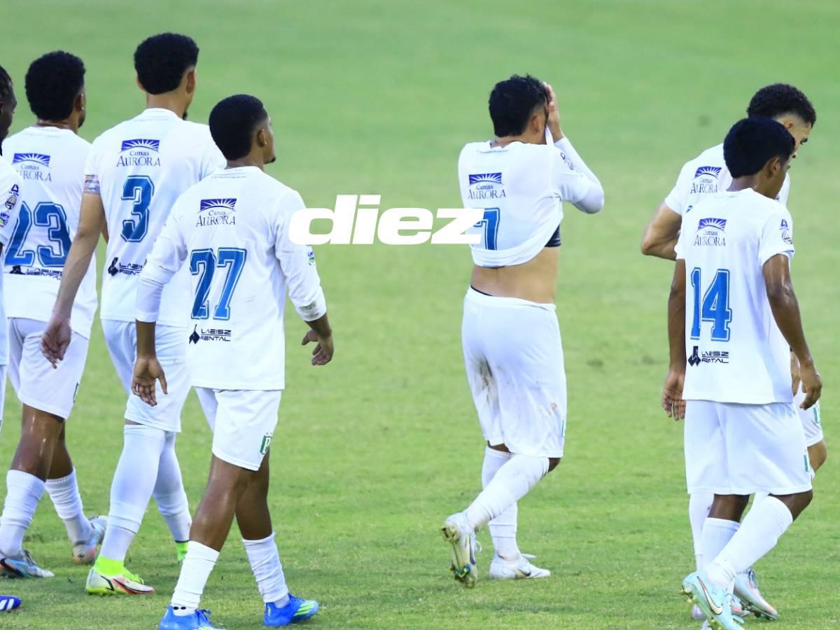 Tristeza en Platense luego de irse al descanso con dos goles en contra.