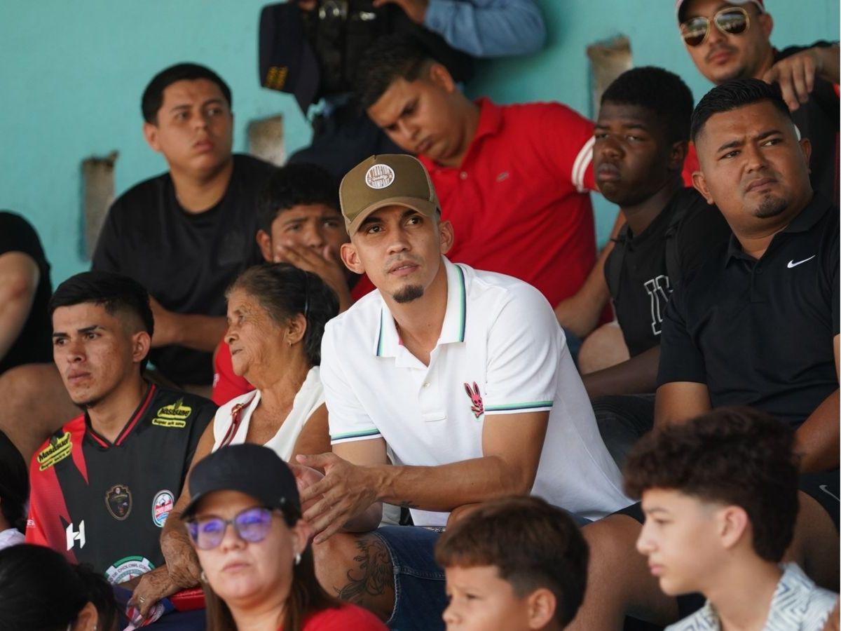 Bella chica causa furor en el Choloma vs Independiente, los famosos de la finalísima y la zarca que robó miradas