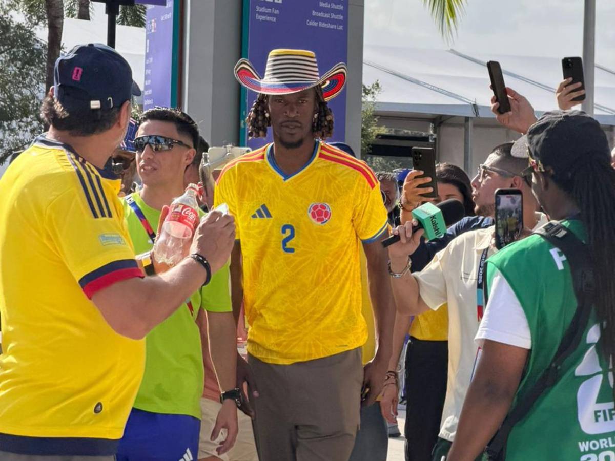 Colombianos invaden Miami y catracho presume a CR7 pagando fortuna por el boleto