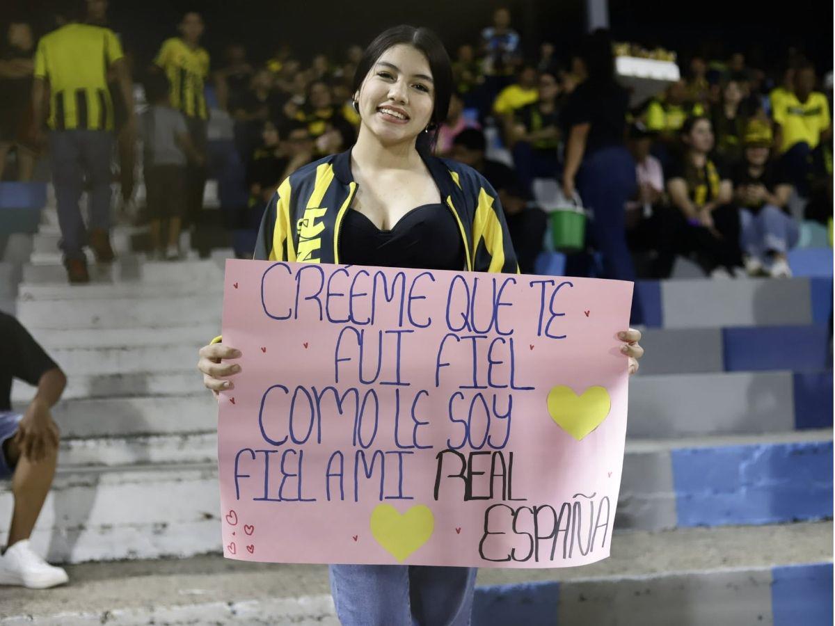 El hincha que casi provoca una tragedia, pancarta pidiendo perdón, preciosa de palco y el karaoke antes de recibir a LAFC