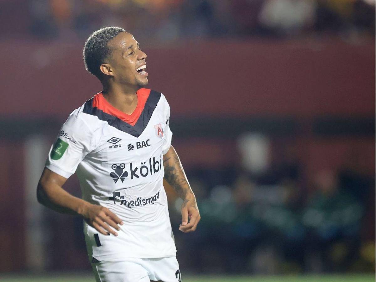 ¡Escándalo en el Alajuelense! Periodista revela supuesto acoso de futbolista a nutricionista