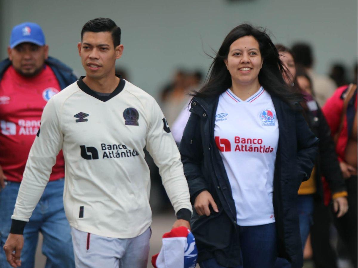¡Te vas a enamorar! Chicas bellas del Olimpia y América causan furor en el Estadio Nacional por Concacaf