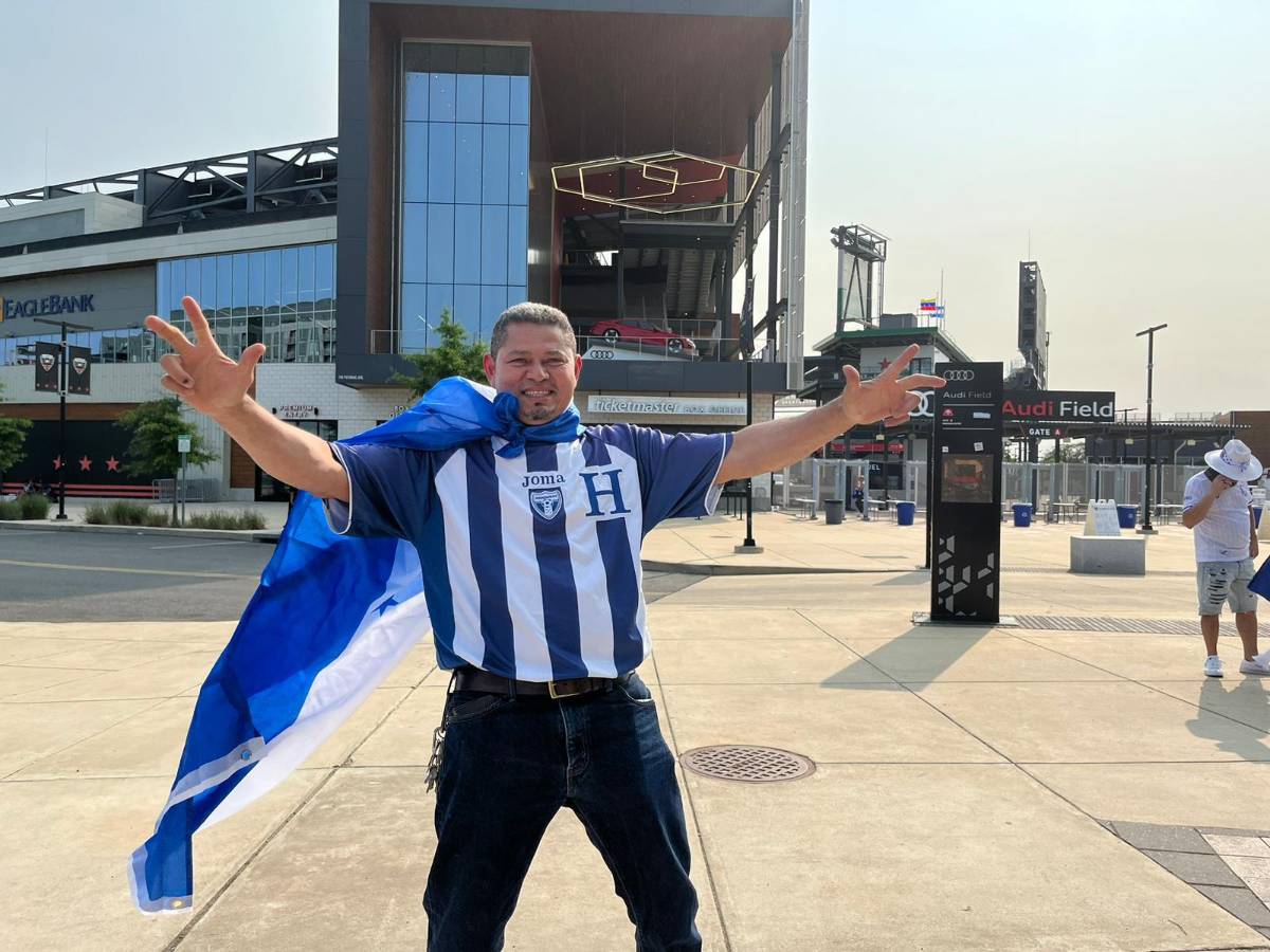 ¡Fiesta catracha! Bonito ambiente en el Audi Field en Washington para el Honduras vs Venezuela