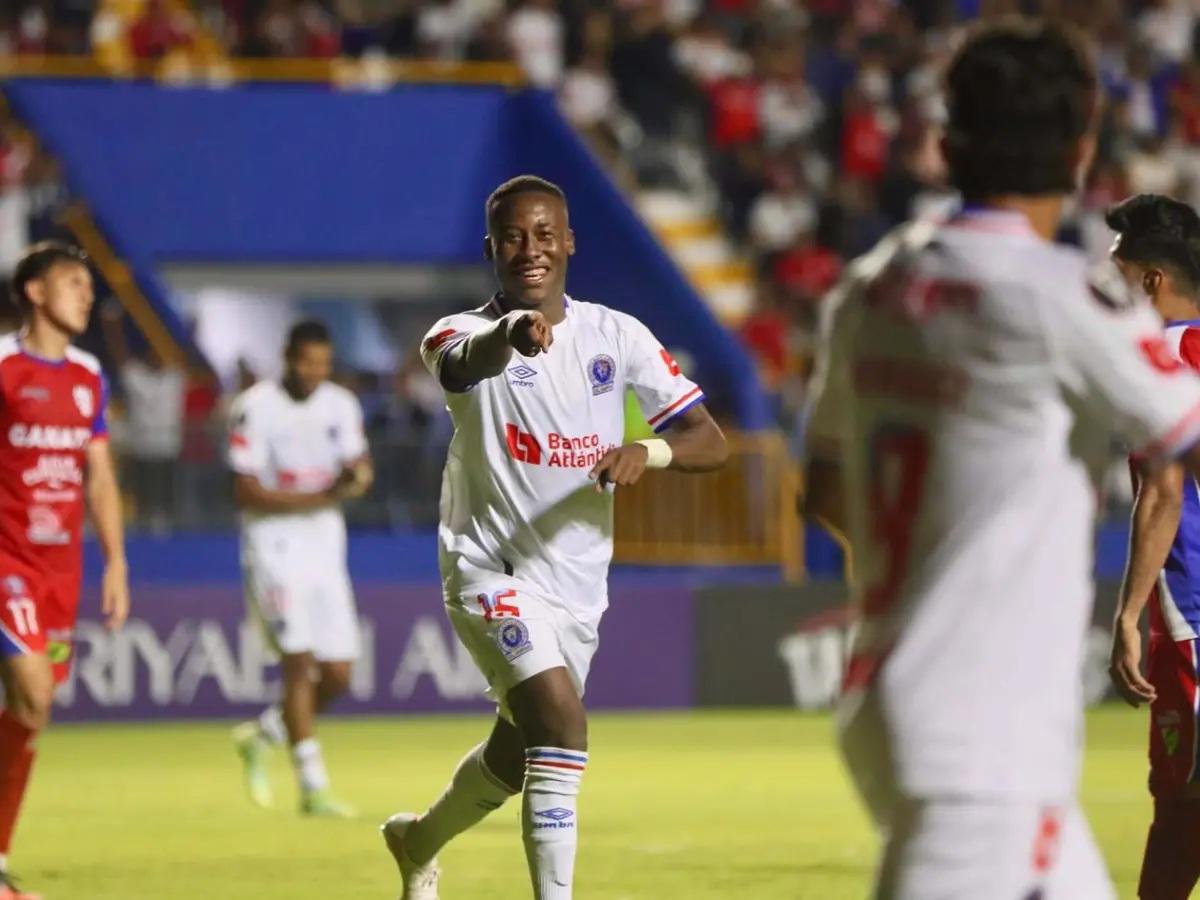 Gesto de Edwin con Chirinos, la pelea del Firpo con ellos y el abrazo de Espinel