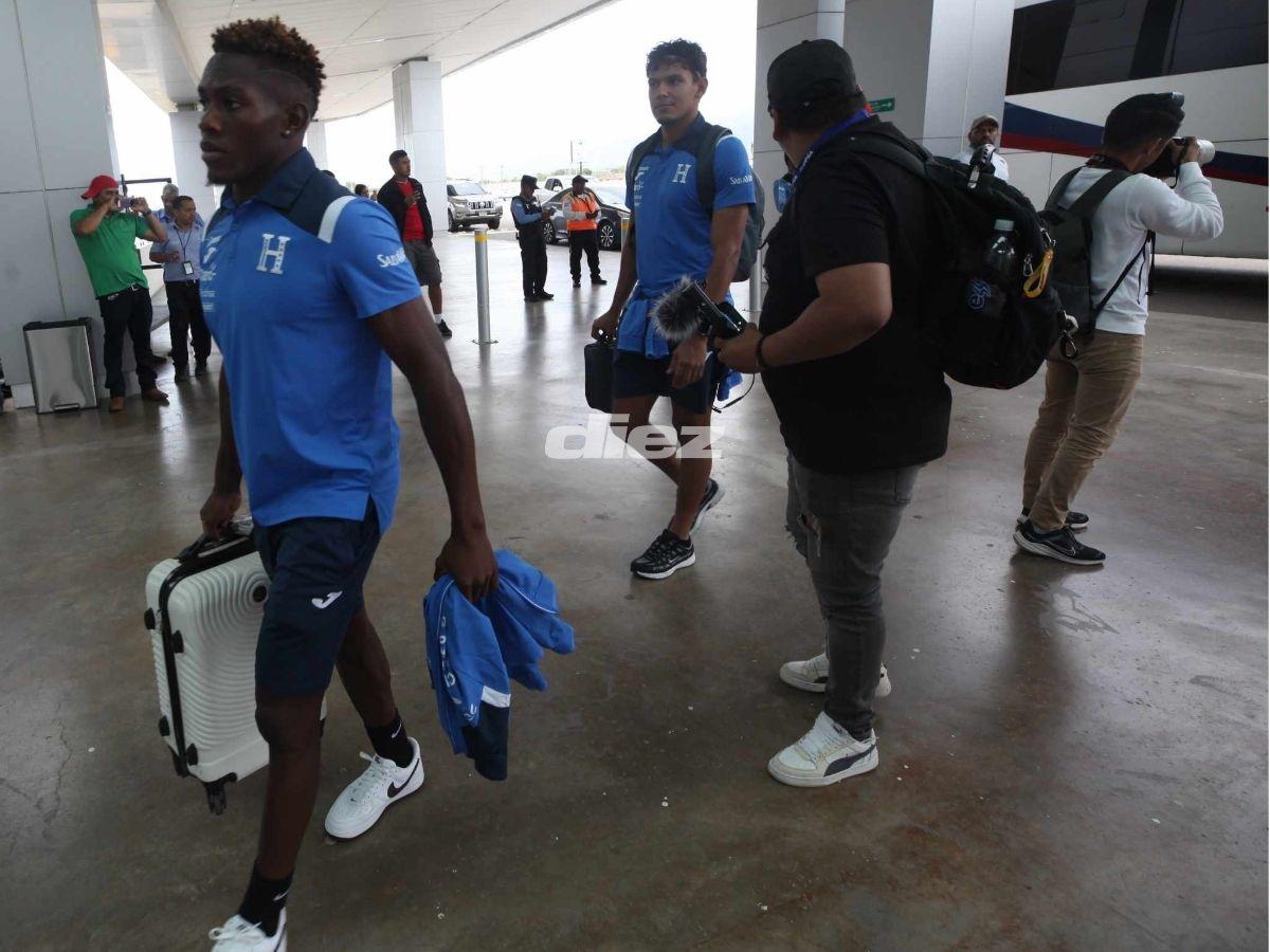 Rostros nuevos: Selección de Honduras voló a Islas Caimán para encarar la tercera jornada de la Eliminatoria Mundialista