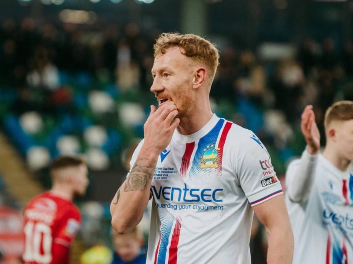 Murió el día de su cumpleaños; la tragedia invade al fútbol británico: ¿qué se sabe sobre el jugador?