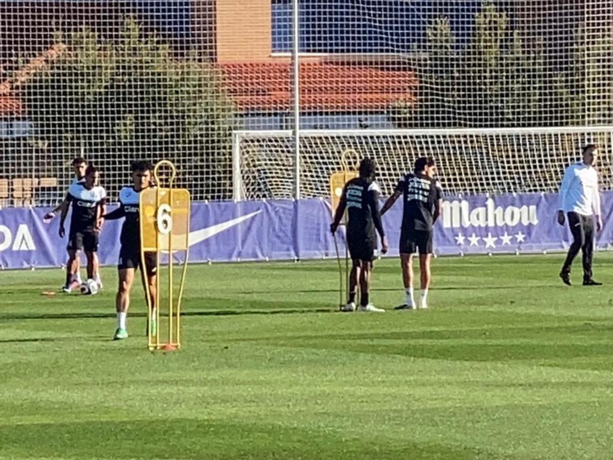José Molina puso a sudar a los convocados y tres nuevos 'fichajes'; así fue el primer entreno de Honduras en España