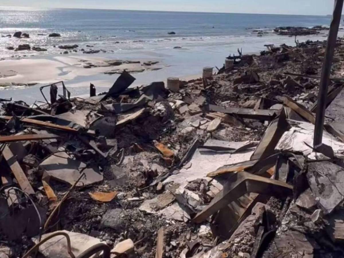 Las devastadoras imágenes de cómo quedó la casa de Carlos Vela tras los incendios en Los Ángeles y el duro mensaje