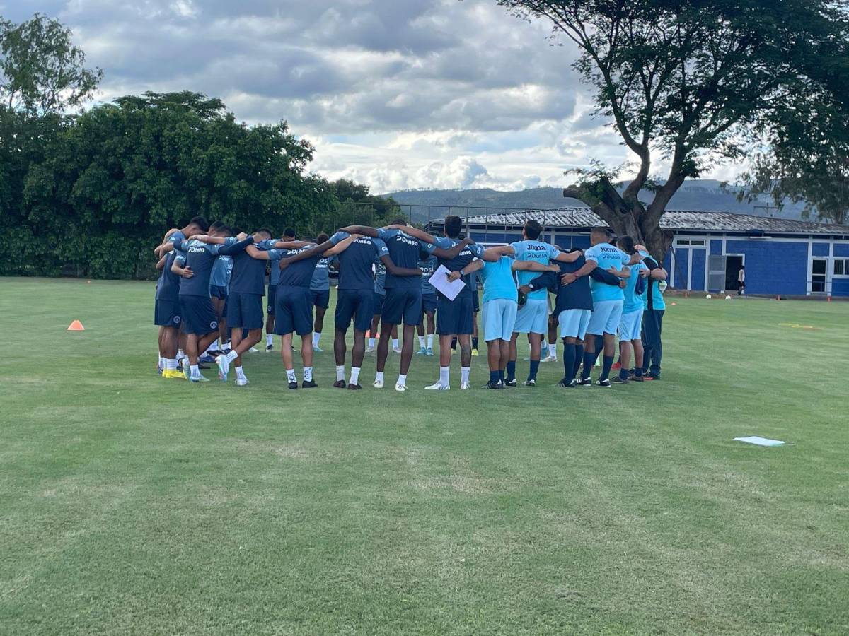 Fotos: Agustín Auzmendi y los nuevos fichajes ya lucen la camisa de Motagua; presentan al nuevo preparador físico
