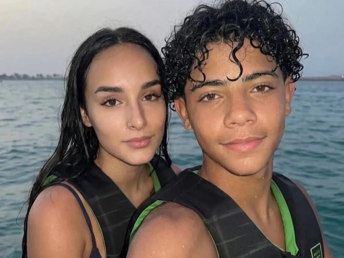 ¿Su novia o hermana? La verdad sobre la misteriosa chica que aparece junto al hijo de Cristiano Ronaldo y que 12 años mayor