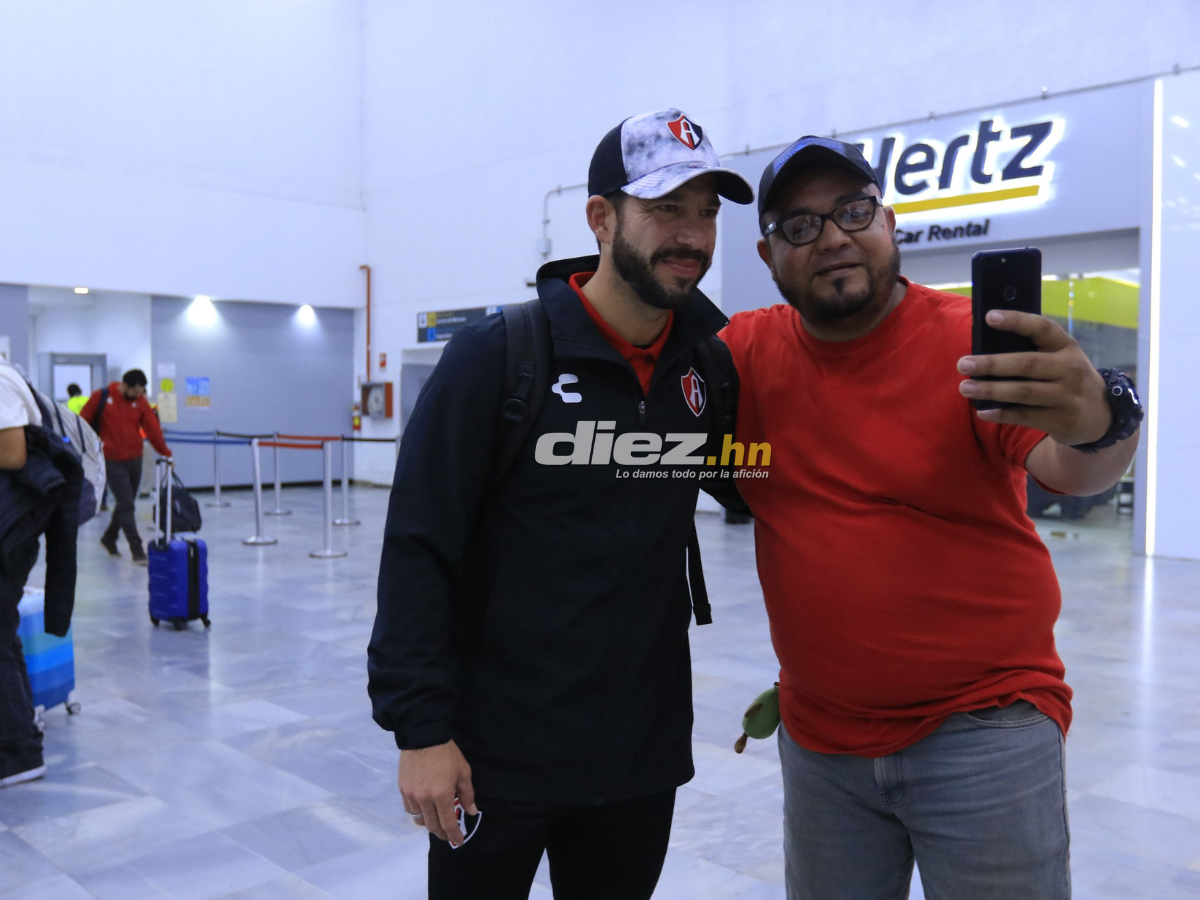 Atlas viene armado hasta los dientes, delegación de 50 y un sinfín de maletas, ¿quién es la linda periodista que encabeza?