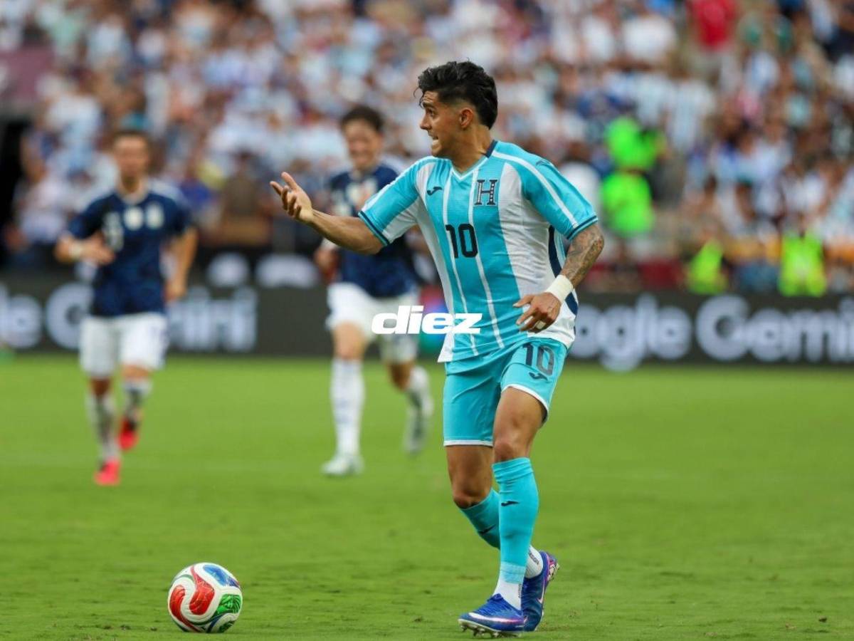 Keyrol Figueroa a todo pulmón: las otras fotos que no viste del Honduras-Argentina