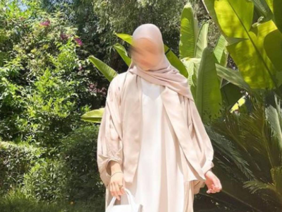 Es favorito a ganar el Balón de Oro, pero tiene a la esposa más rara: este es el motivo por el que arruina sus fotos