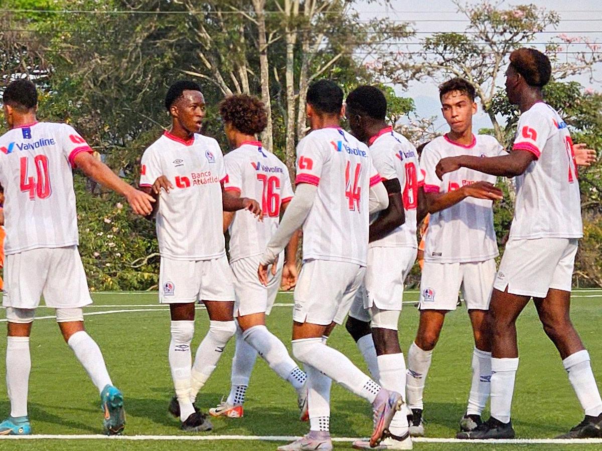 Un killer temible: ¡El delantero isleño que hace estragos en el torneo de reservas con Olimpia!