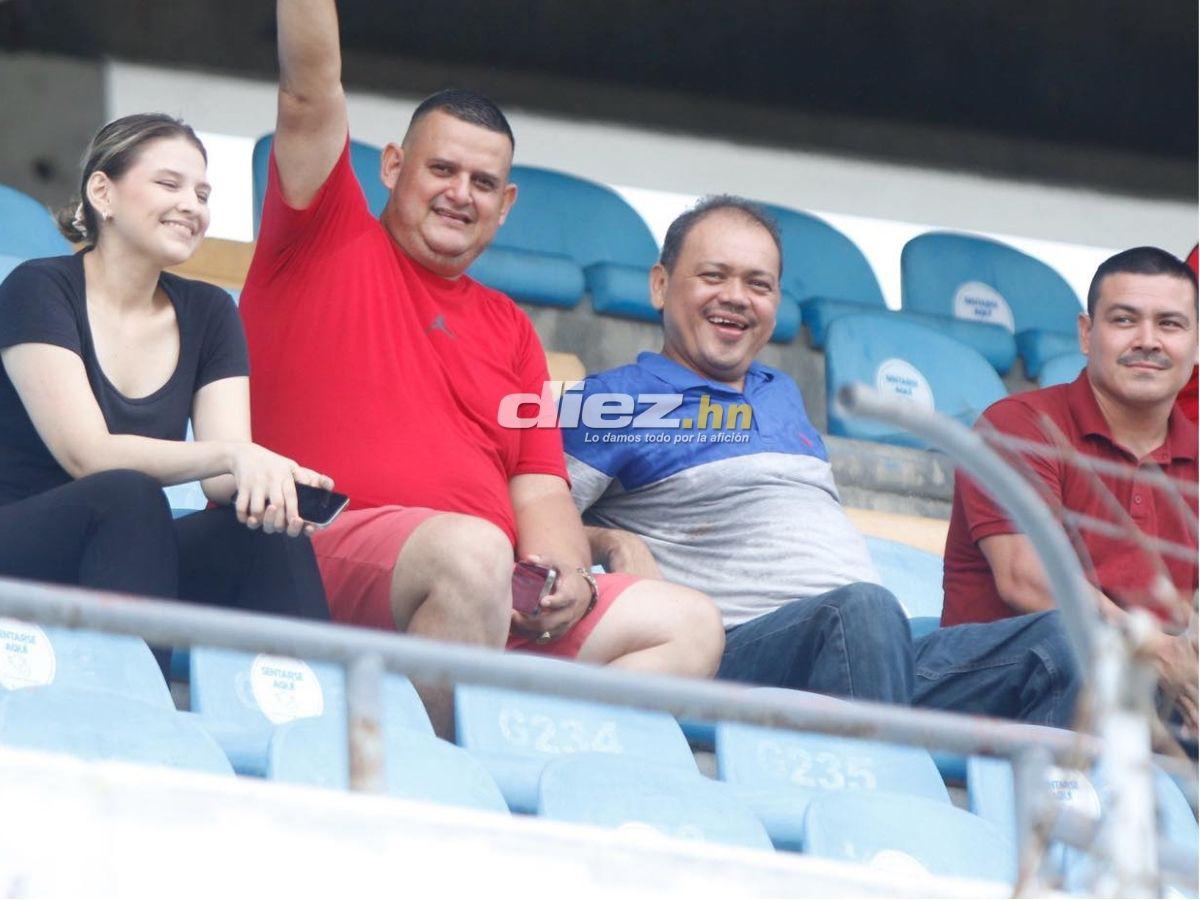 Derroche de bellezas en el Marathón-Victoria, revelan hermoso trofeo y ¿quién es la linda árbitra de la Copa La Prensa?