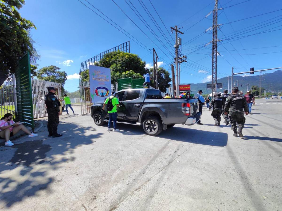 Bad Bunny ya hace del Olímpico de San Pedro Sula una fiesta que se estima sobrepase cualquier partido de eliminatoria mundialista
