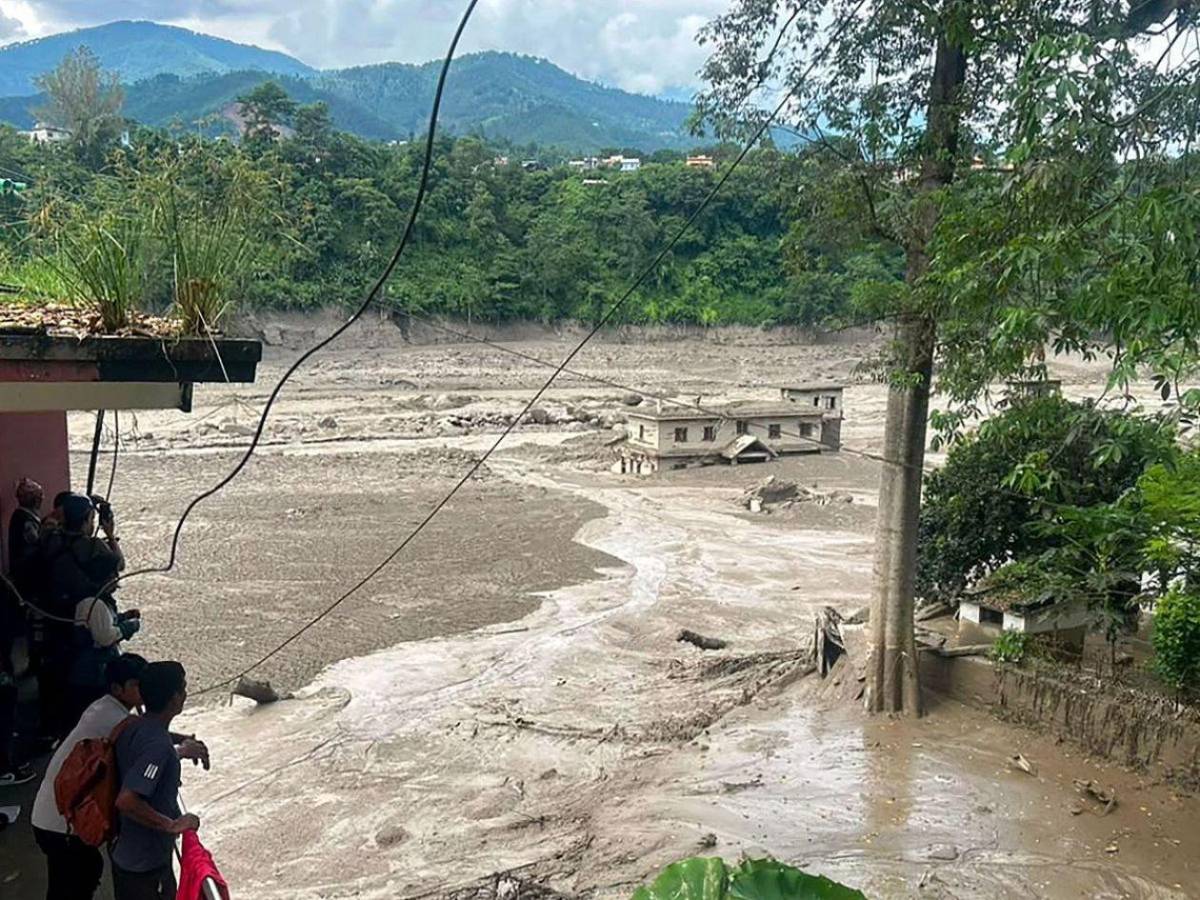 Así quedó Nepal tras terrible inundación: 55 muertos y cientos de desaparecidos