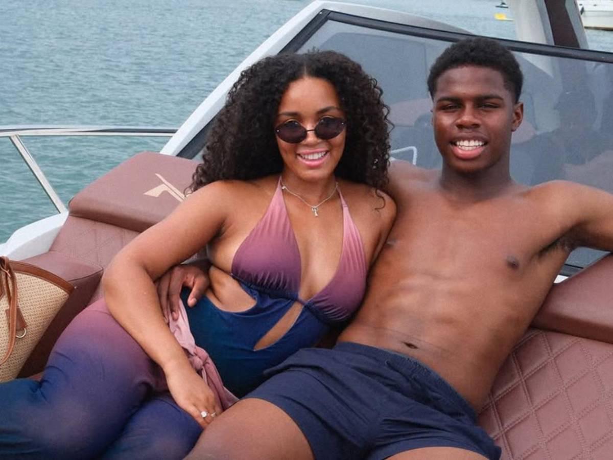 ¿Quién es la desconocida novia de Keyrol Figueroa, el hondureño que estuvo convocado por el primer equipo del Liverpool?