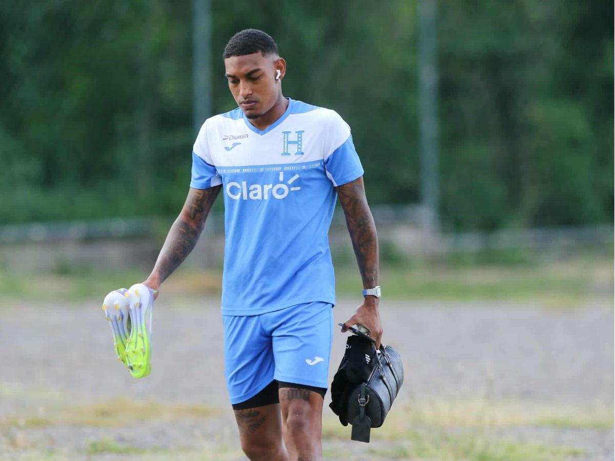 Hermosa bebé le robó el corazón a Alexy Vega y ambientazo en el CAR: Así fue el último entreno de la Selección de Honduras