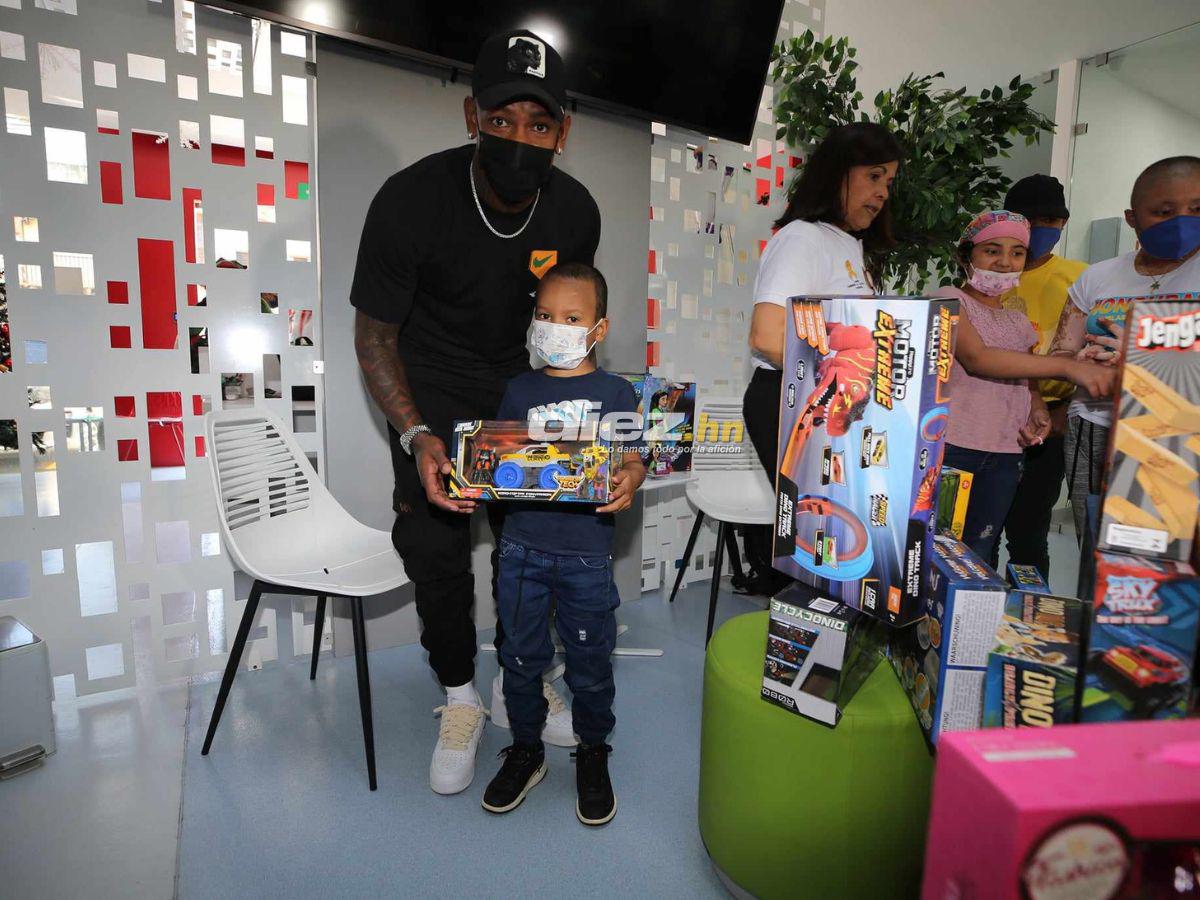 ¡Qué crack! El lindo gesto de Romell Quioto en la Fundación Hondureña para el Niño con Cáncer