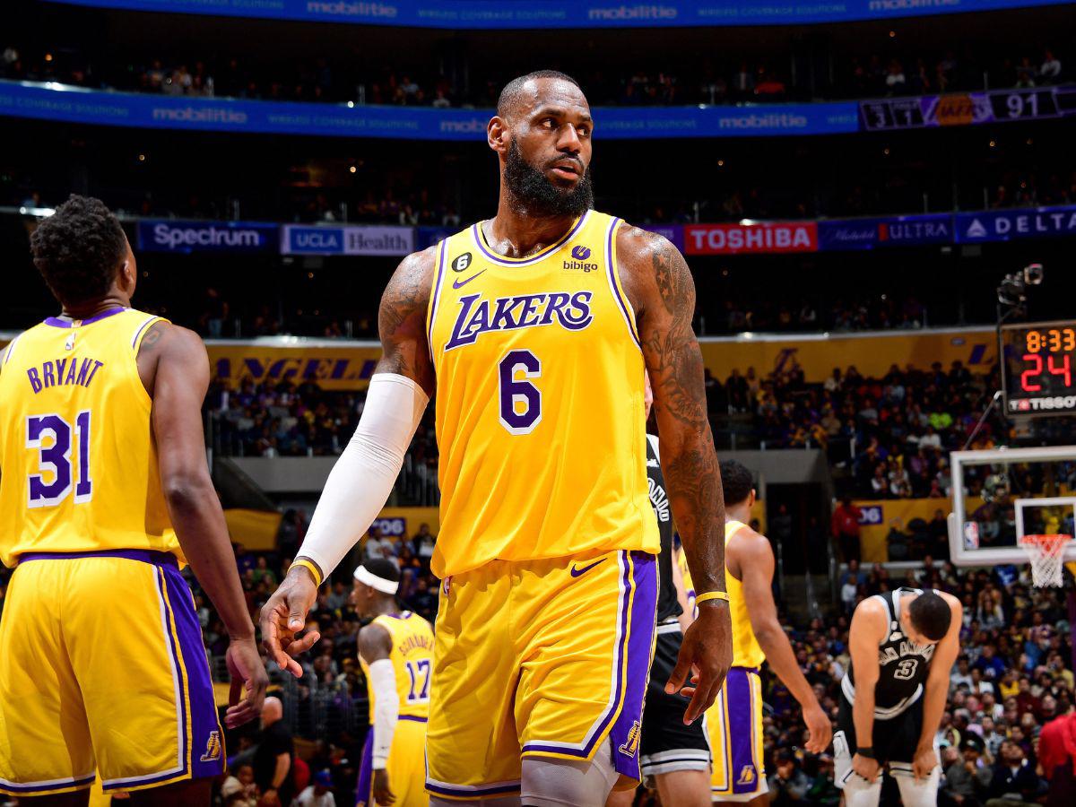 Lakers de LeBron James se recuperaron para vencer a los San Antonio Spurs en el regreso de Anthony Davis